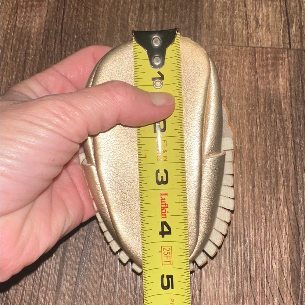 Romirus‎ Gold Baby Shoes EUC No Size see measurements